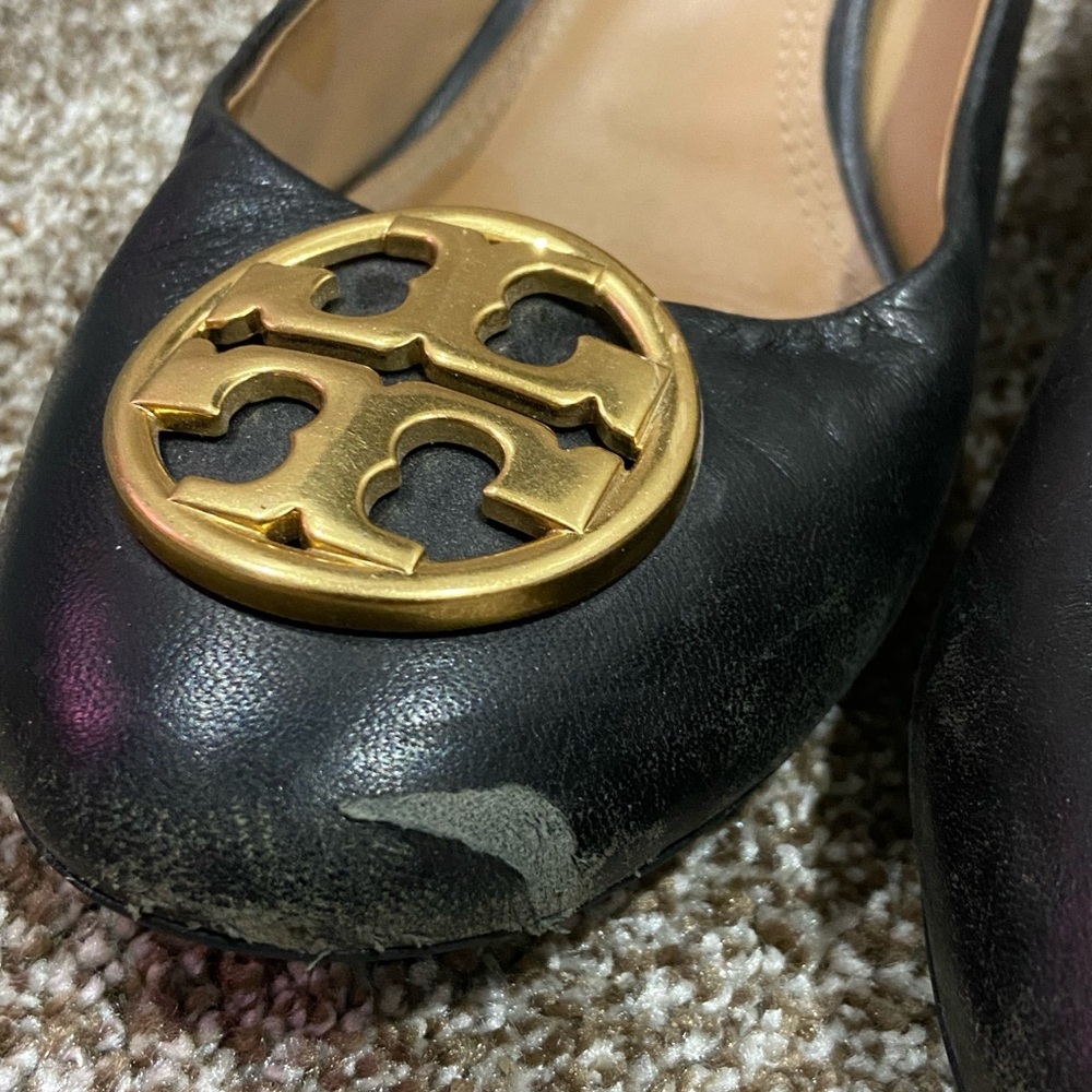 Women’s Tory Burch Black Close Toe Wedges With Gold Logo Size 9 - Picture 2 of 7